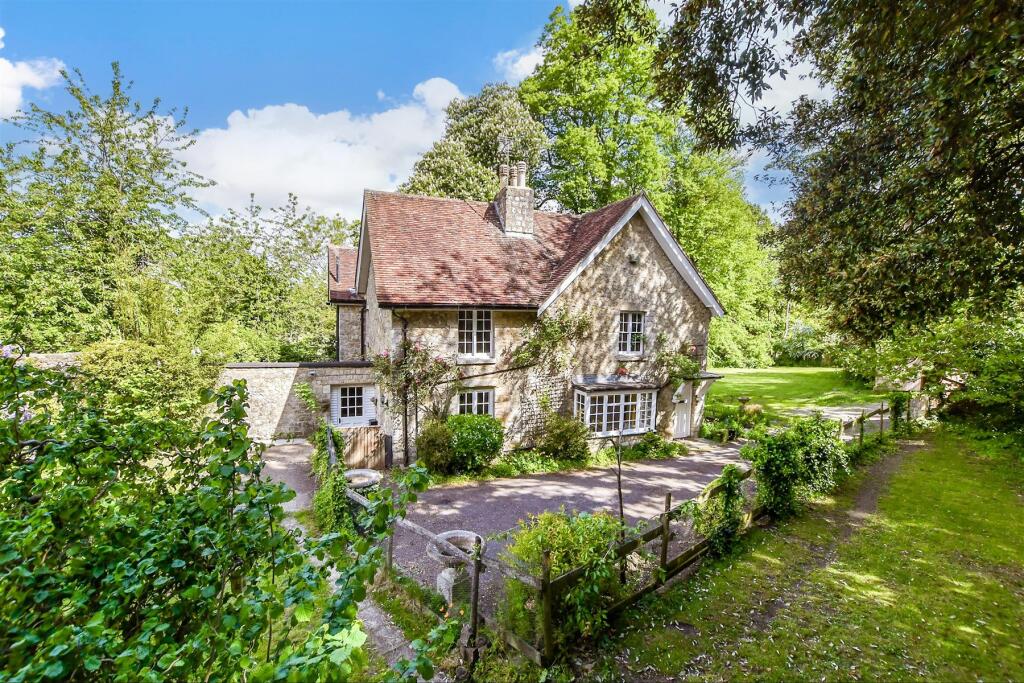Main image of property: Linton Road, Loose, Maidstone, Kent