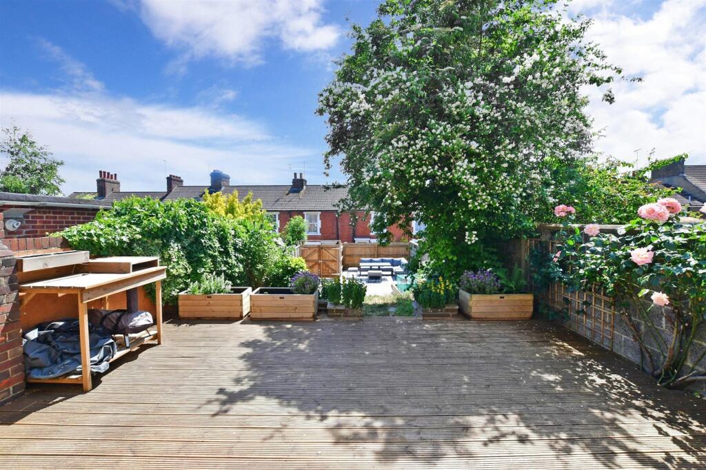 3 bedroom terraced house for sale in Florence Road, Barming, Maidstone