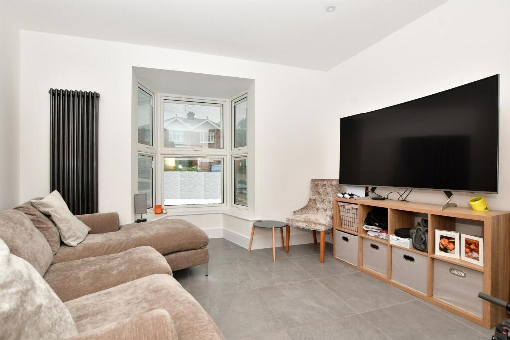 3 bedroom end of terrace house for sale in Upper Fant Road, Barming