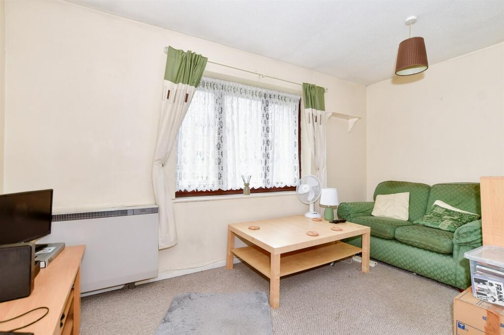 1 bedroom flat for sale in Buckland Road, Maidstone, Kent, ME16