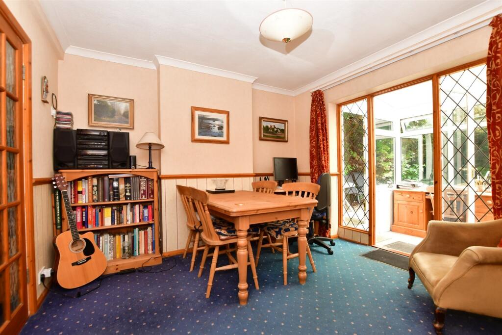 3 bedroom detached house for sale in North Street, Barming, Maidstone