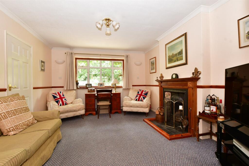 3 bedroom detached house for sale in North Street, Barming, Maidstone