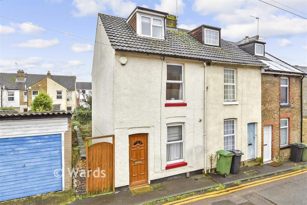 Main image of property: Warwick Place, Maidstone, Kent
