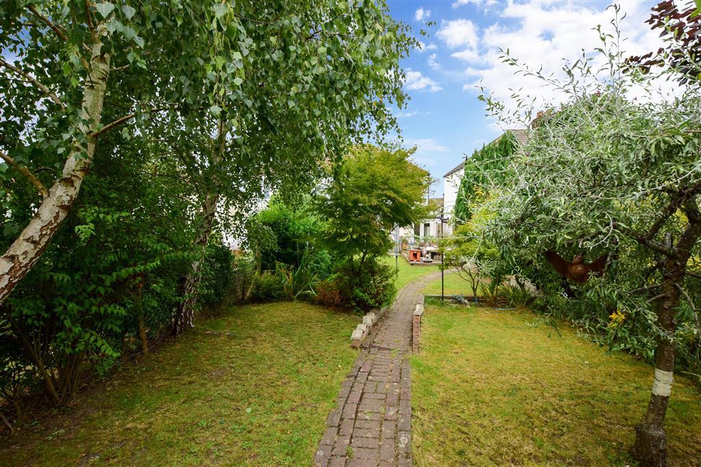 3 bedroom semidetached house for sale in Tovil Road, Tovil, Maidstone