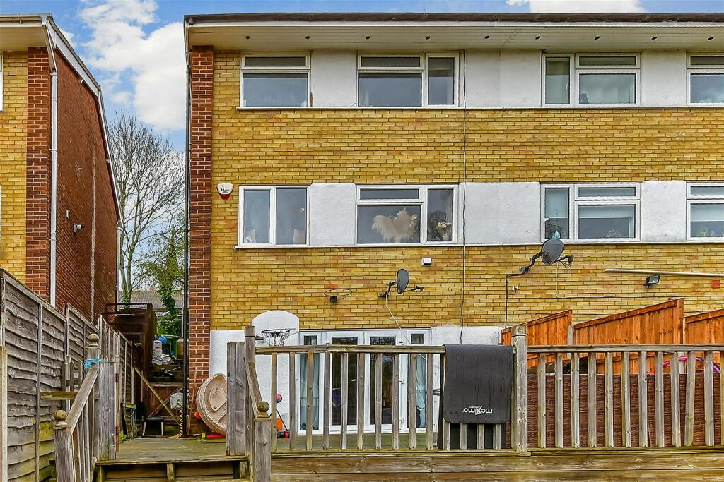 Additional property image - Lyndhurst Way, Istead Rise, Kent