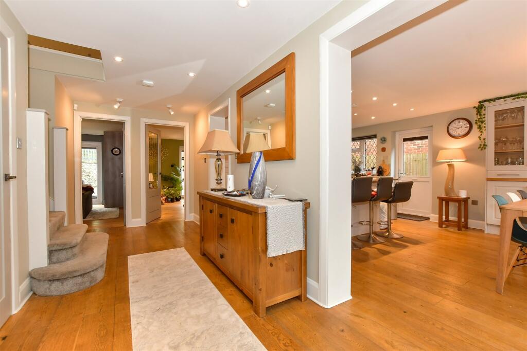 4 bedroom detached house for sale in Rhododendron Avenue, Culverstone