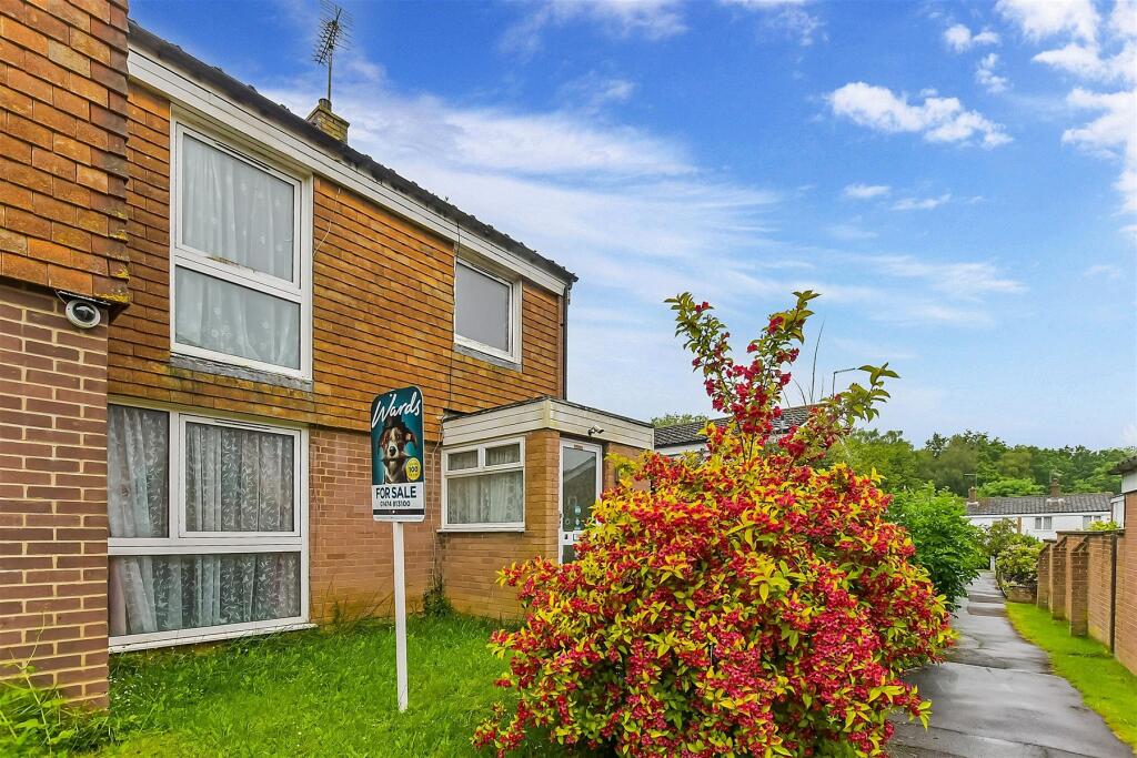 3 bedroom end of terrace house for sale in Admers Wood, Vigo, Kent, DA13