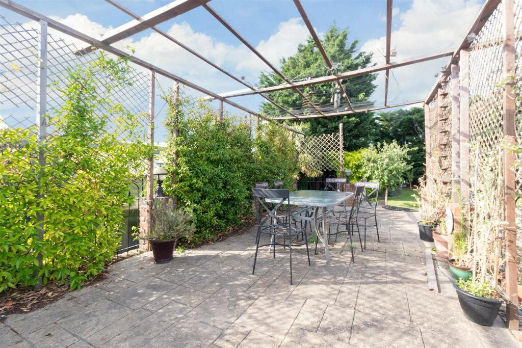 Additional property image - Northfleet Green Road, Southfleet, Gravesend, Kent