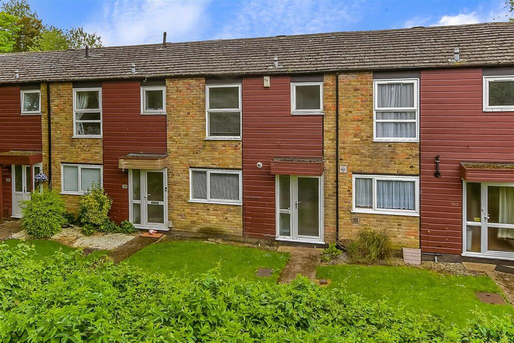 3 bedroom terraced house for sale in Millfield, New Ash Green