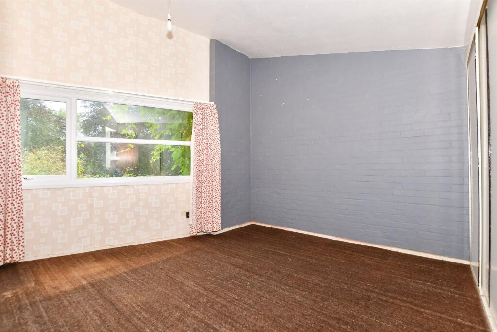 Additional property image - Lambardes, New Ash Green, Longfield, Kent