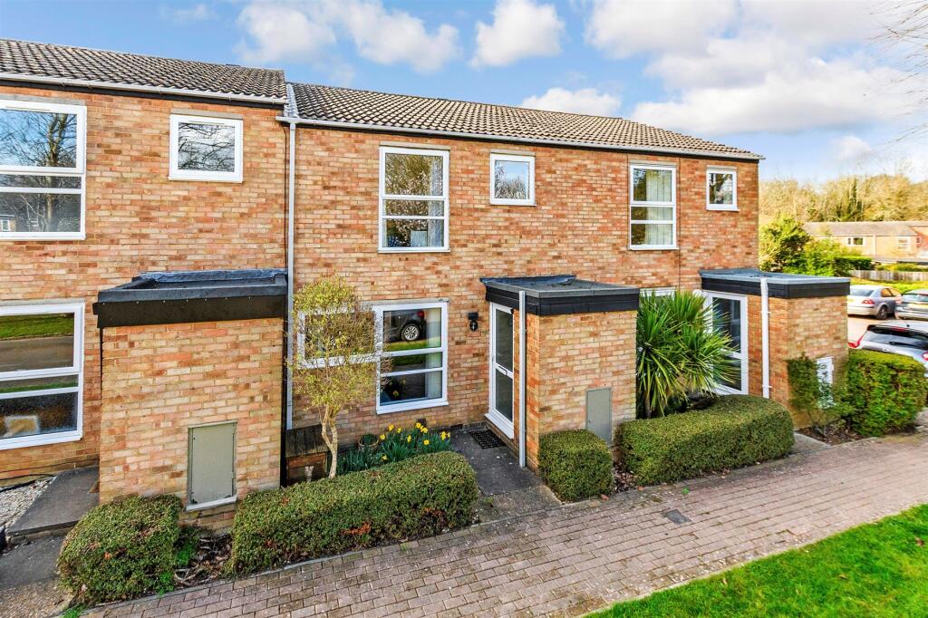 Main image of property: Chapel Wood, New Ash Green, Longfield, Kent