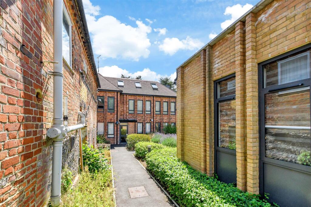 Main image of property: North Ash Road, New Ash Green, Longfield, Kent