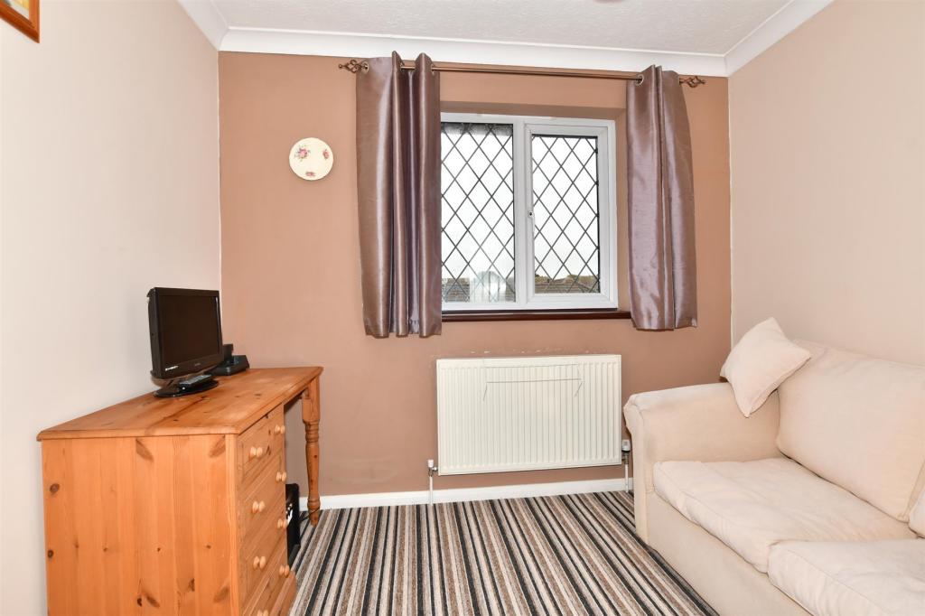 3 bedroom detached house for sale in Megan Close, Lydd, Kent, TN29