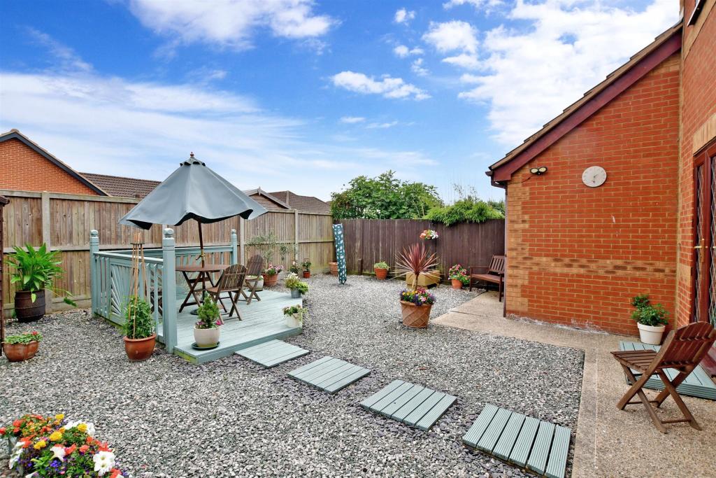 3 bedroom detached house for sale in Megan Close, Lydd, Kent, TN29