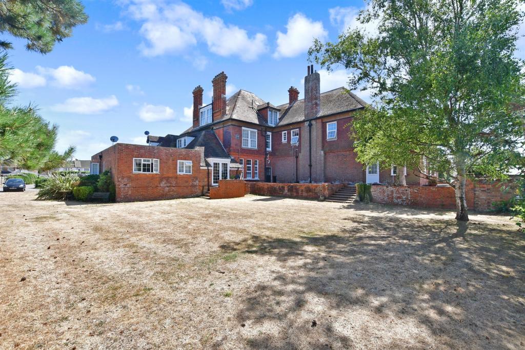 3 bedroom apartment for sale in Madeira Road, Littlestone, New Romney