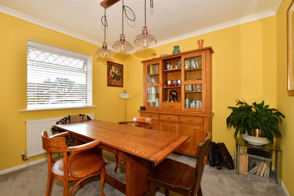 5 bedroom detached house for sale in Leonard Road, Greatstone, Kent, TN28