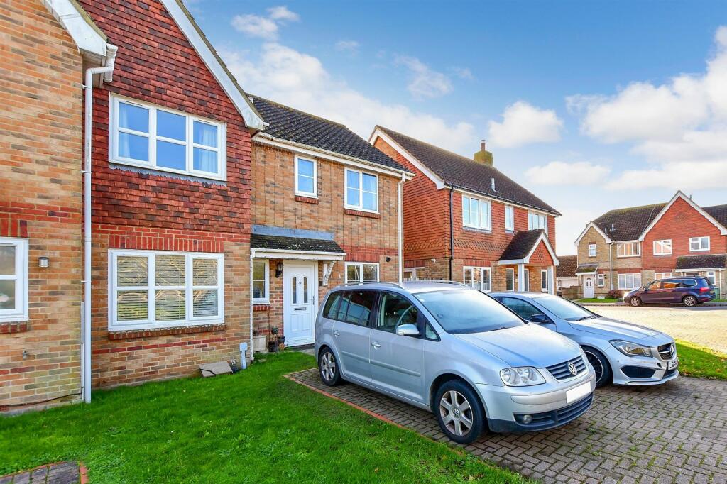 2 bedroom semidetached house for sale in Oakham Drive, Lydd, Romney