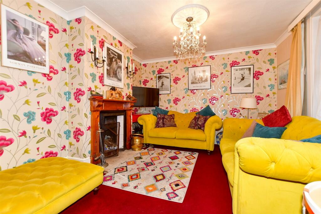 2 bedroom terraced house for sale in Church Road, New Romney, Kent, TN28