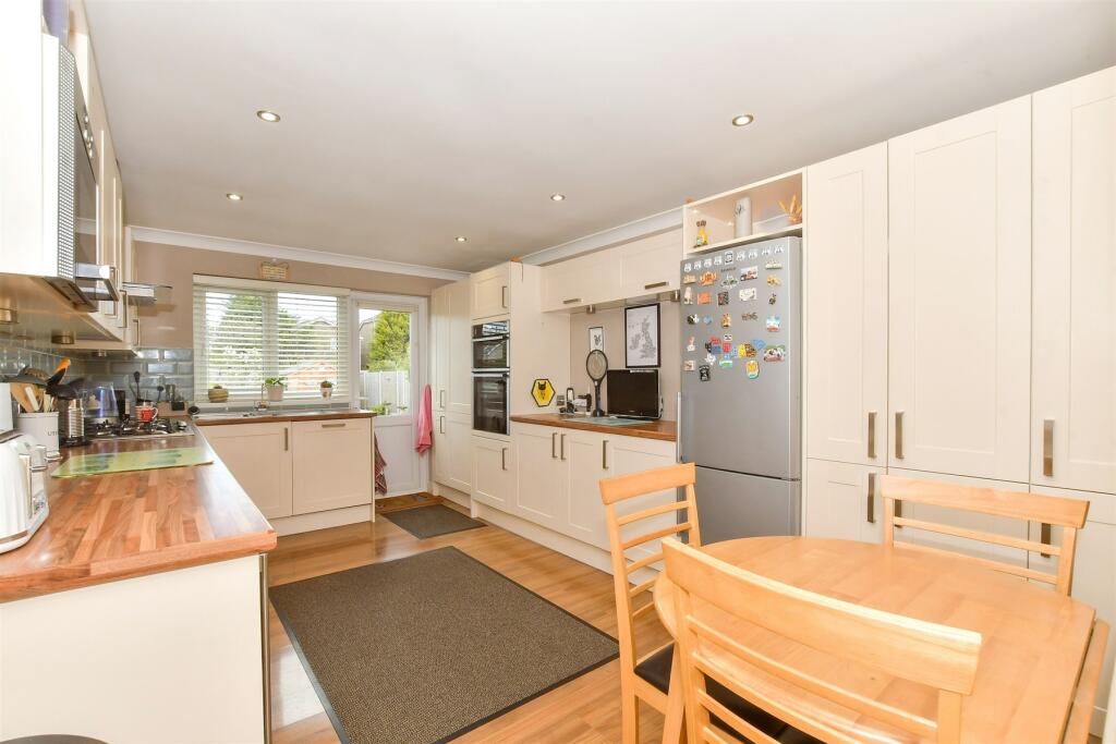 3 bedroom detached bungalow for sale in Queens Road, Littlestone, Kent