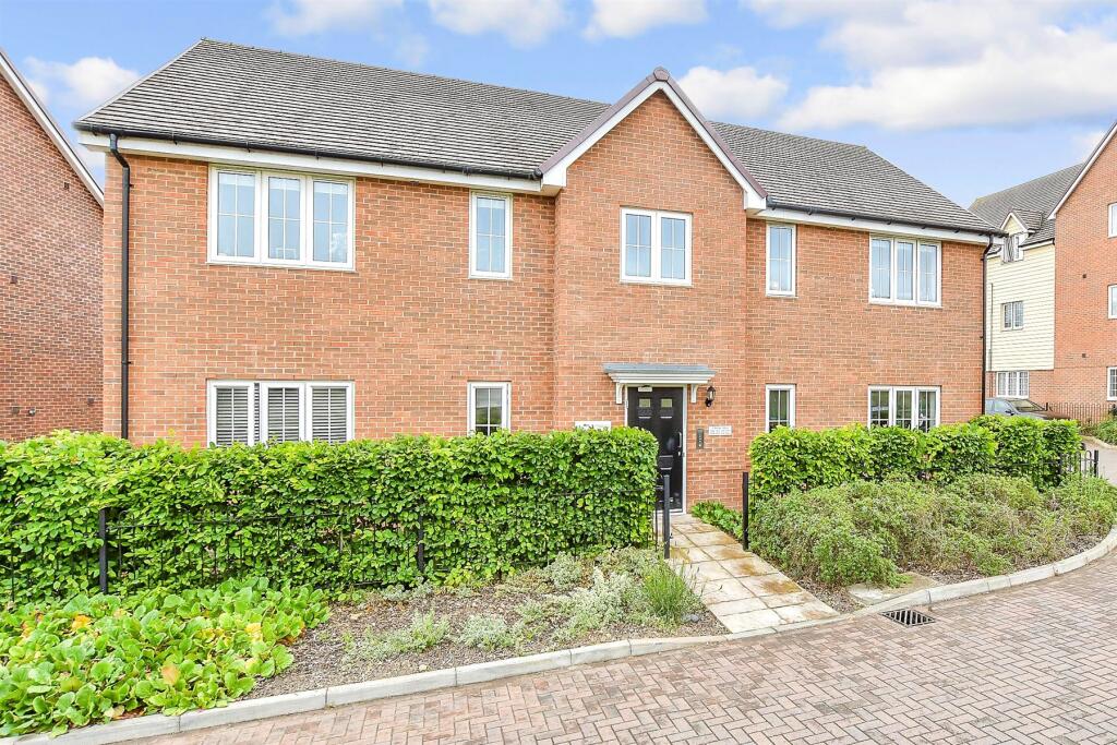 Main image of property: Bloxham Avenue, Paddock Wood, Tonbridge, Kent