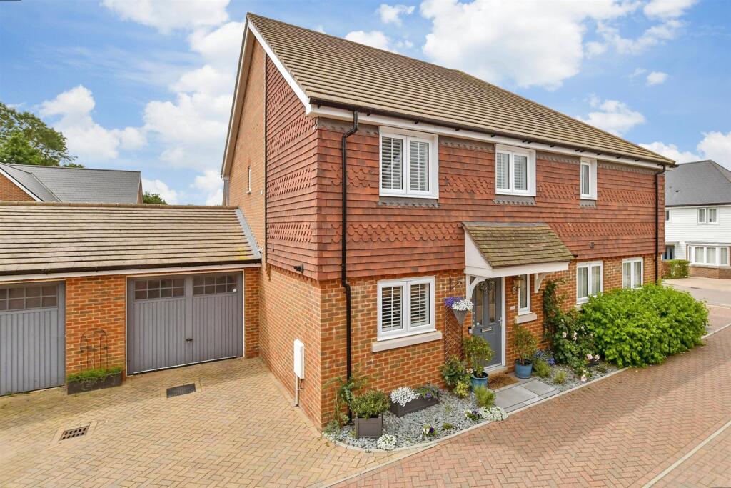 Main image of property: Alans Gardens, Yalding, Maidstone, Kent