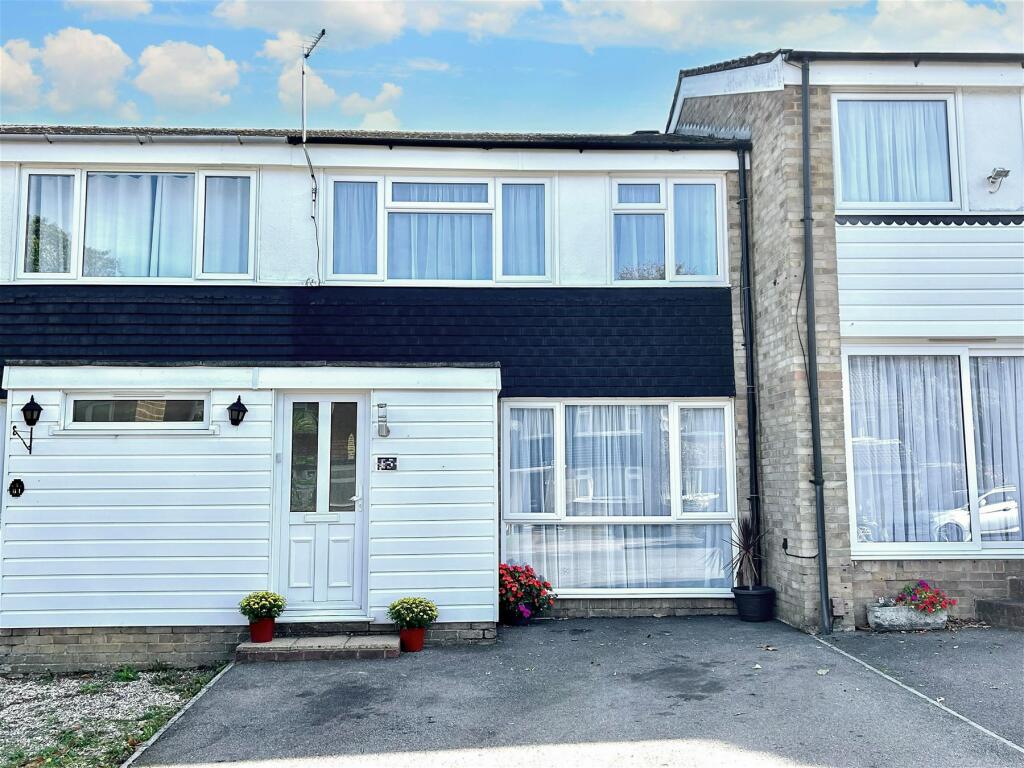 3 bedroom terraced house for sale in Bayswater Drive, Rainham, Gillingham, Kent, ME8