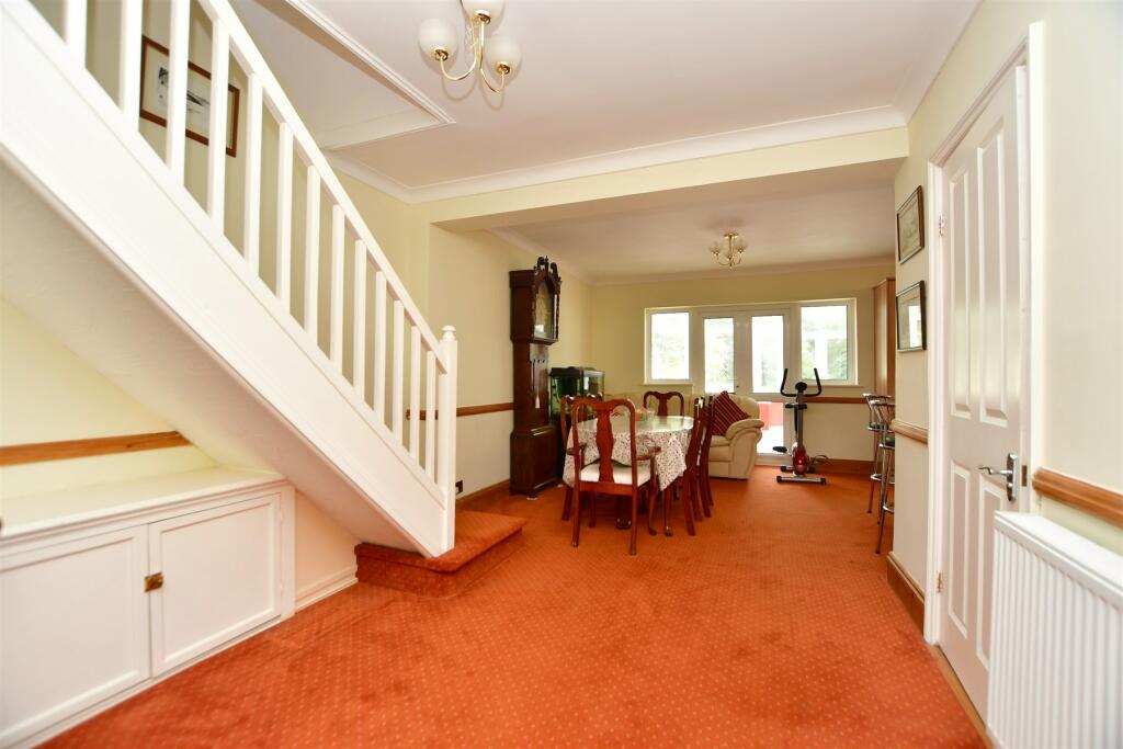 3 bedroom chalet for sale in Bredhurst Road, Wigmore, Gillingham, Kent, ME8