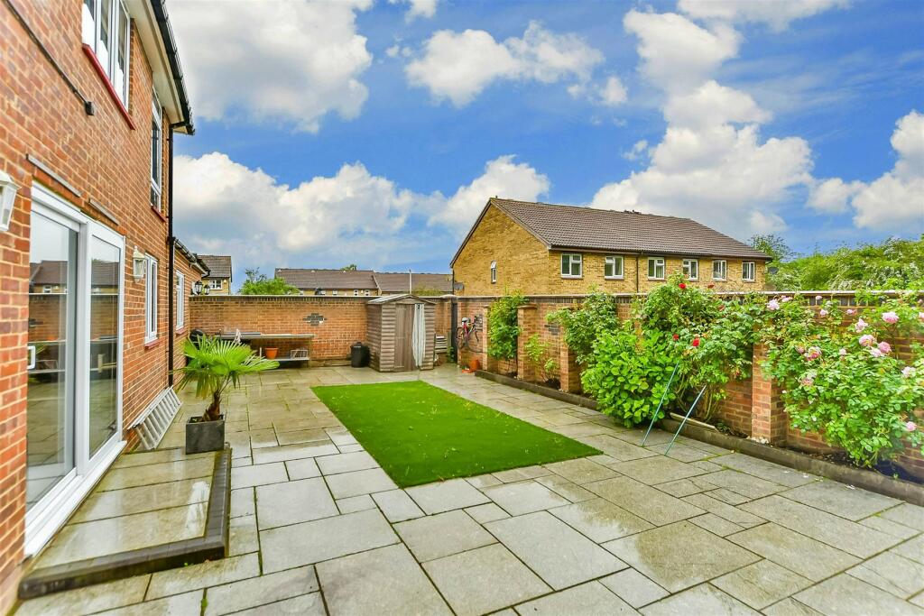 5 bedroom semidetached house for sale in Hamelin Road, Darland