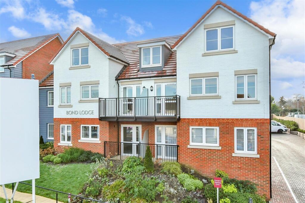 Main image of property: High Street, Rainham, Gillingham, Kent