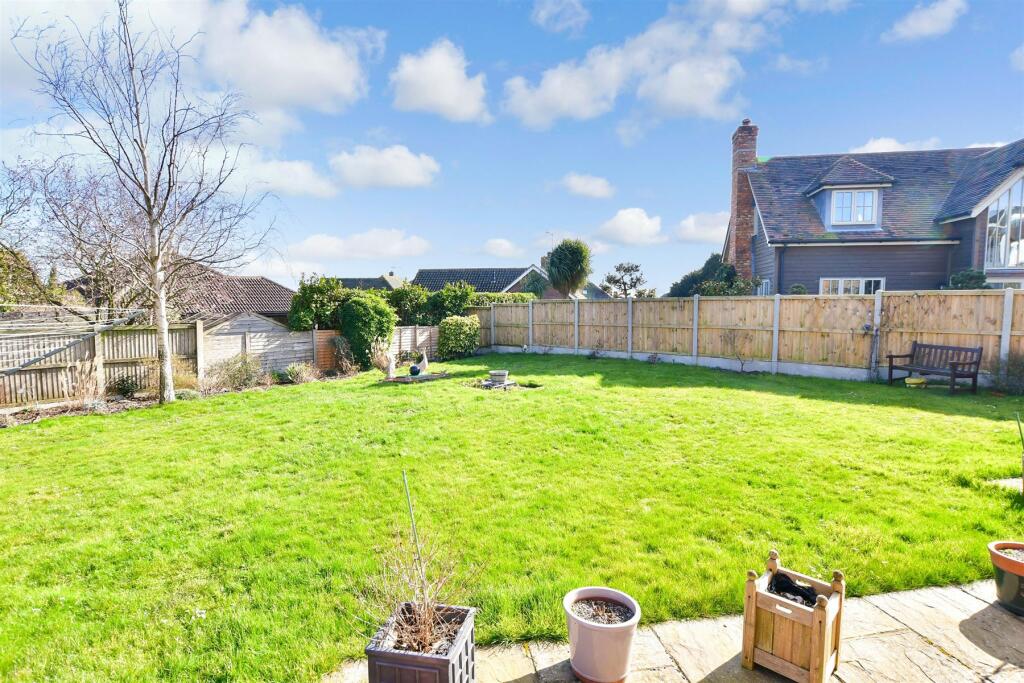 4 bedroom detached house for sale in Chapman Fields, Cliffsend, Ramsgate, Kent, CT12