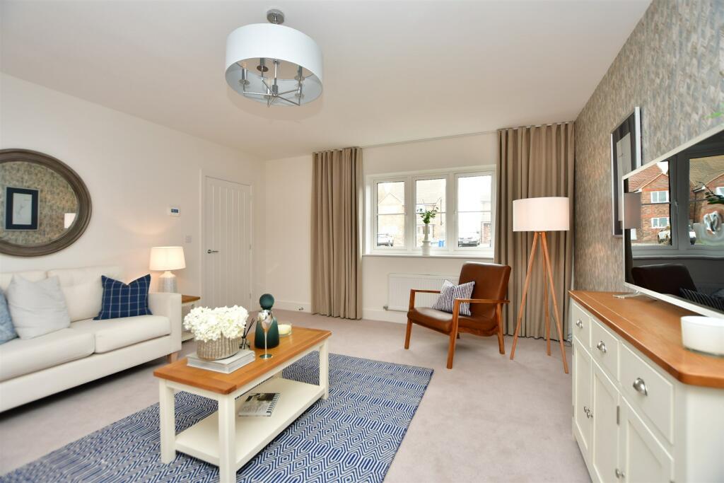 4 bedroom detached house for sale in Blake Gardens, Scocles Road