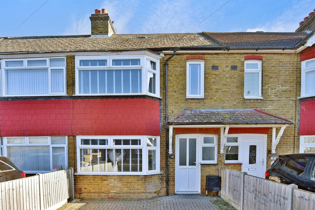 3 bedroom terraced house for sale in Grovehurst Road, Kemsley
