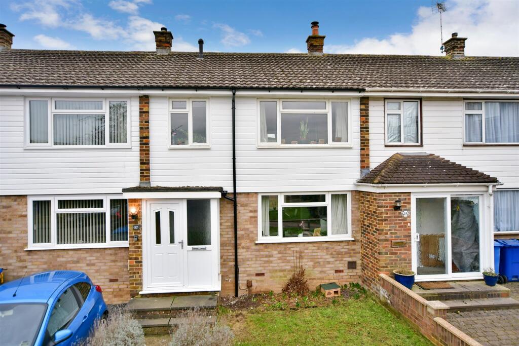 3 bedroom terraced house for sale in Westerham Road, Sittingbourne