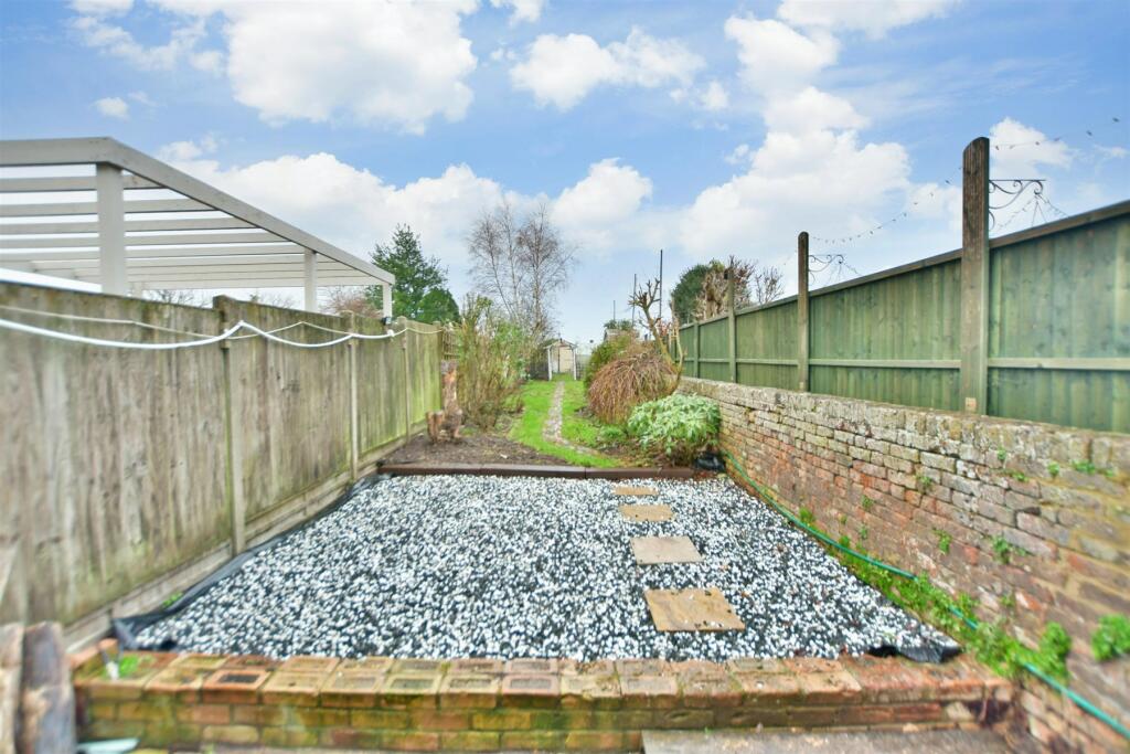 2 bedroom terraced house for sale in London Road, Teynham, Kent, ME9