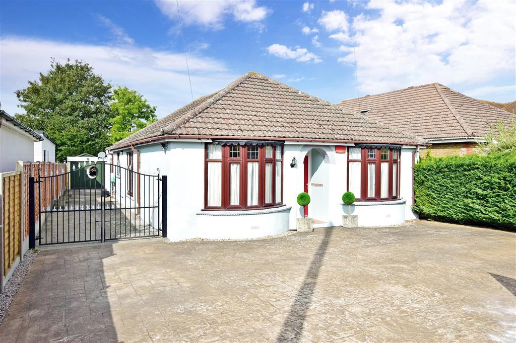 4 bedroom detached bungalow for sale in Woodstock Road, Sittingbourne