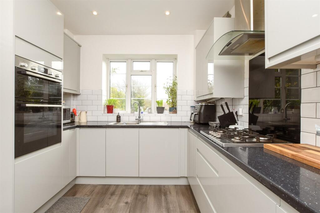 Main image of property: Birling Road, Snodland, Kent
