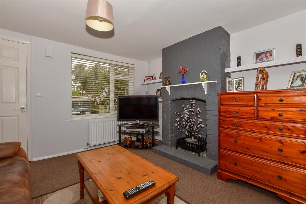 Main image of property: Birling Road, Snodland, Kent