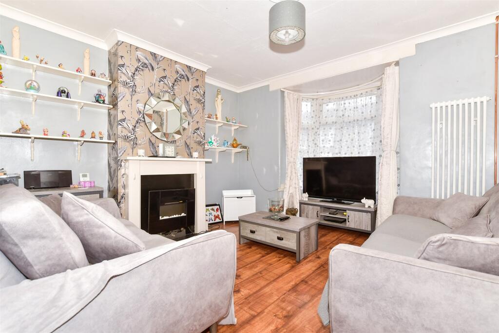Main image of property: Malling Road, Snodland, Kent
