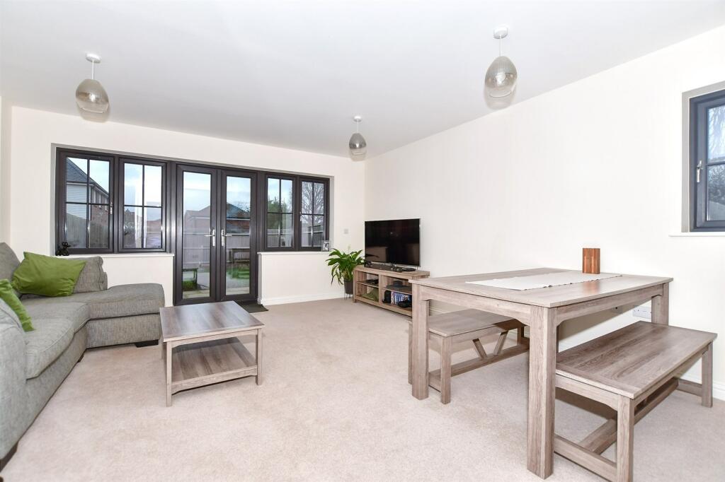 2 bedroom end of terrace house for sale in Blossom Way, Marden