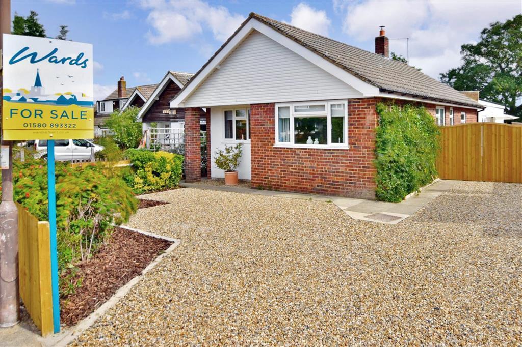 3 bedroom detached bungalow for sale in Hurst Close, Staplehurst