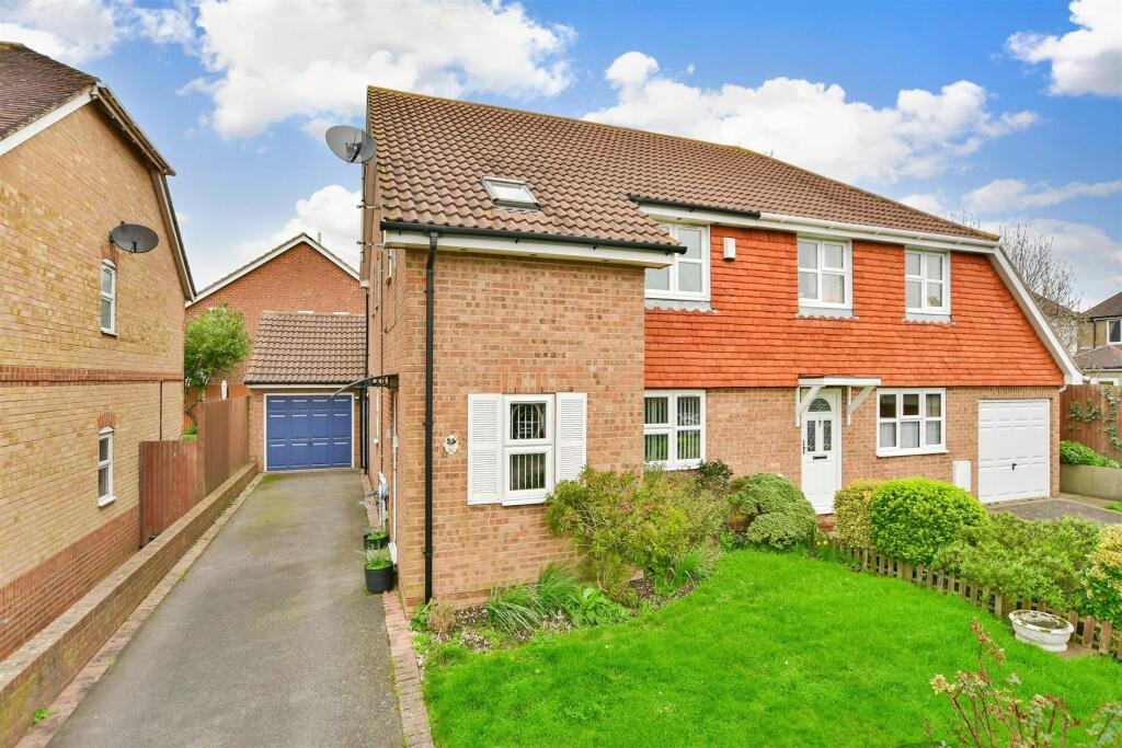 3 bedroom semidetached house for sale in Merryfields, Strood