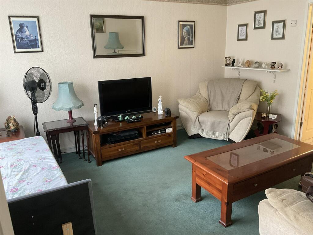 3 bedroom semidetached house for sale in Brewer Road, Cliffe Woods, Rochester, Kent, ME3