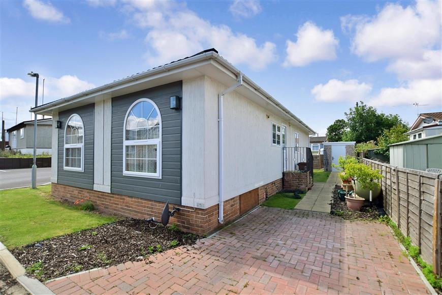 2 bedroom park home for sale in Vicarage Lane, Hoo, Rochester, Kent, ME3