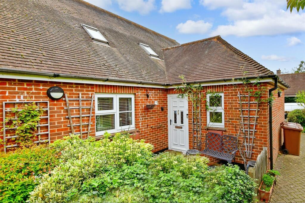 2 bedroom terraced house for sale in Smallhythe Road, Tenterden, Kent, TN30