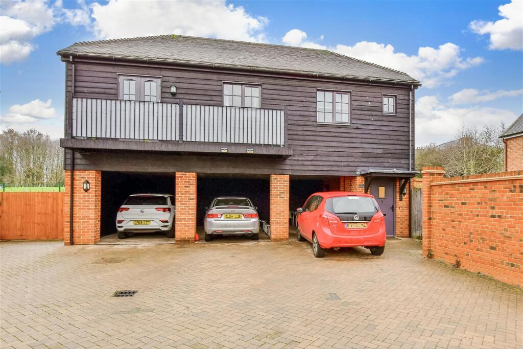 1 bedroom coach house for sale in Pierce Lane, Tenterden, Kent, Kent, TN30