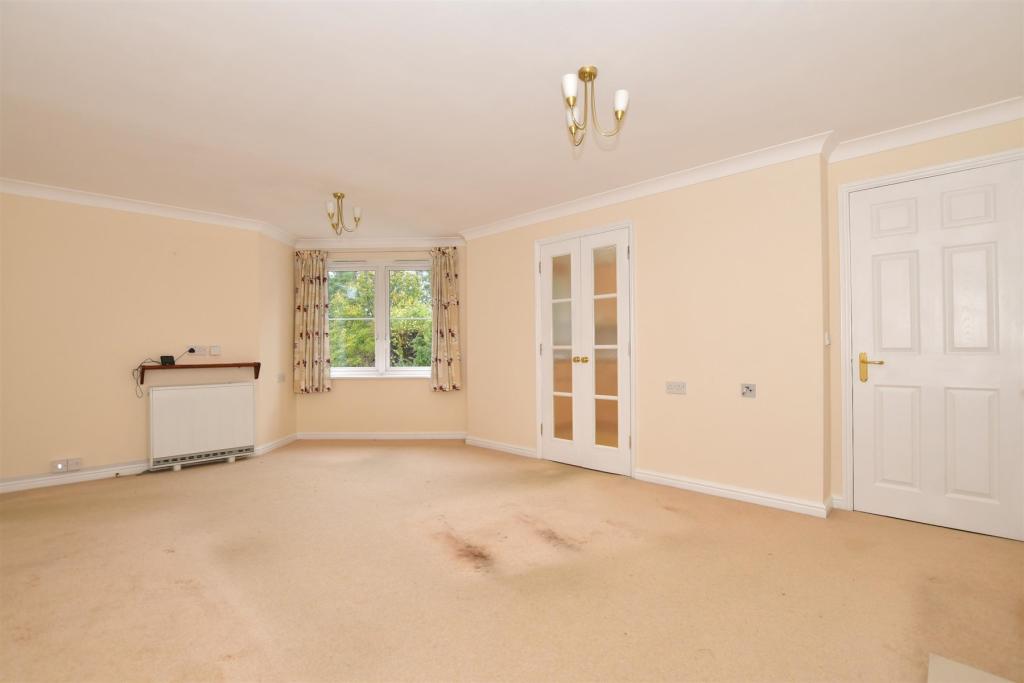 1 bedroom flat for sale in Hadlow Road, Tonbridge, Kent, TN9