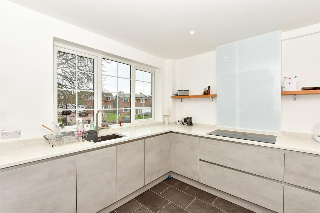3 bedroom terraced house for sale in Cheviot Close, Tonbridge, Kent, TN9