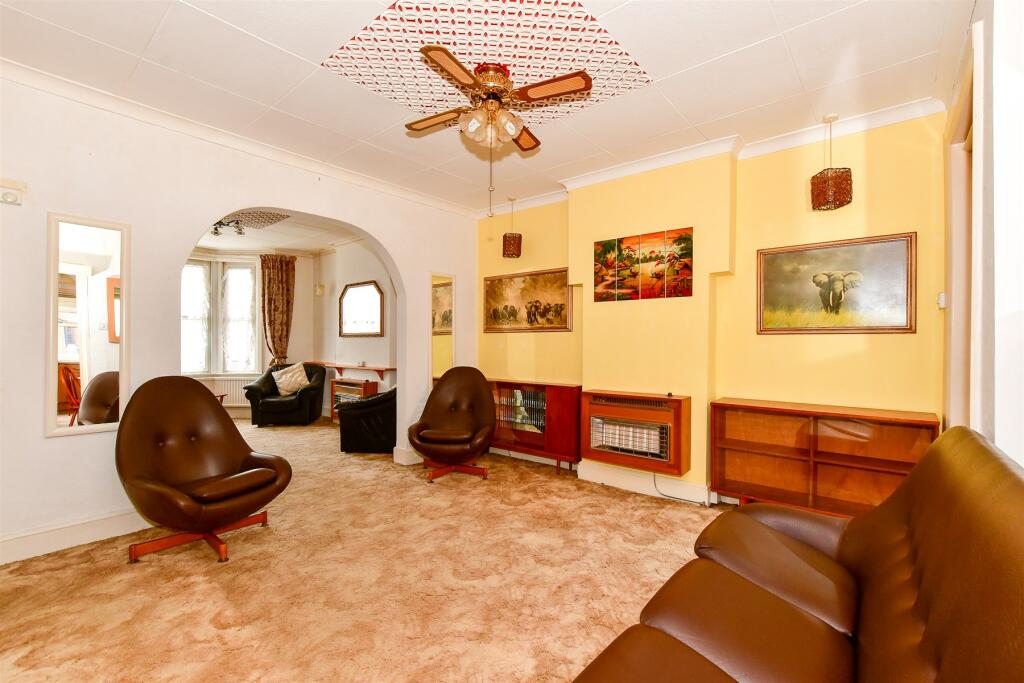 3 bedroom terraced house for sale in Barden Road, Tonbridge, Kent, TN9