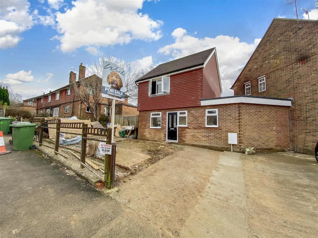 2 bedroom end of terrace house for sale in Sherwood Road, Tunbridge