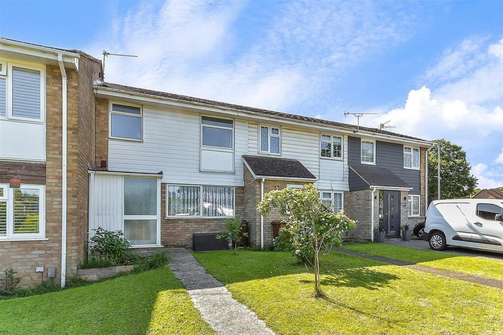 3 bedroom terraced house for sale in Farley Close, Lordswood, Chatham